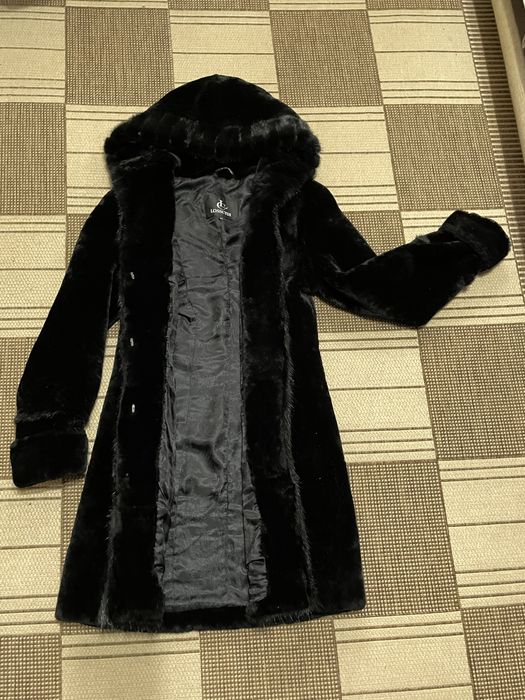 Продам шубу. Мутон, впереди норка.