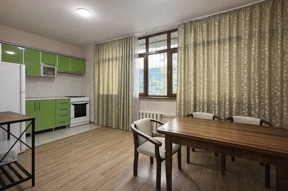 Продаётся 2х комнатная квартира, ГУВД, Садыка Азимова