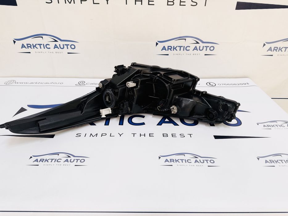 Far dreapta halogen Toyota C-HR dupa 2016 cod 81110-F4031