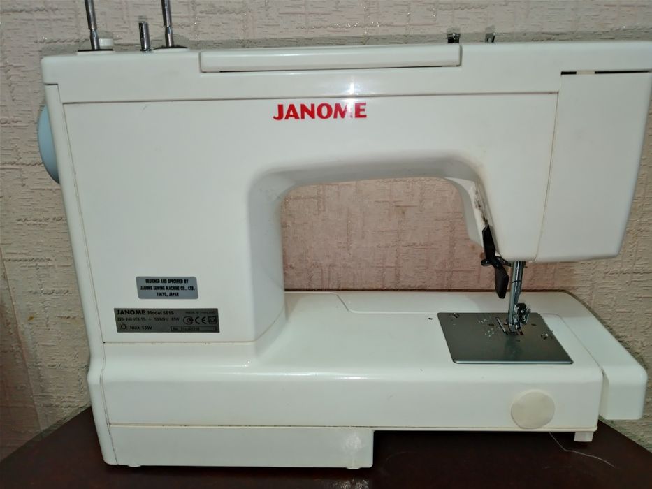Швейная машина Janome