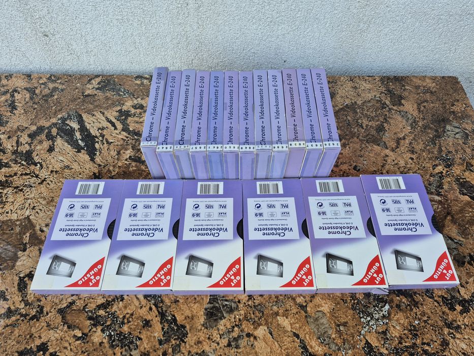 Vand 18 casete video vhs de 240minute cu filme actiune,sf,gr