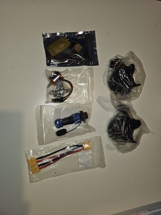 Универсална разпръсквачка за захранка  за лодка за риболов