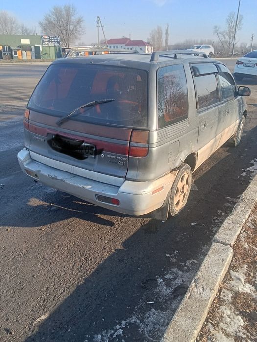 Mitsubishi Space Wagon