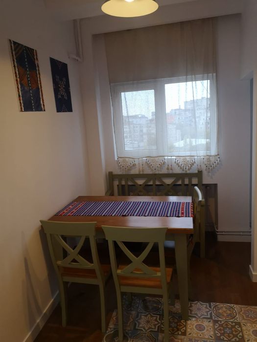 De inchiriat 3 cam Universitate/ luminos/ centrala proprie/ vedere