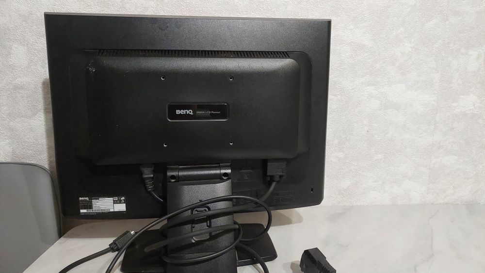Продам монитор Benq