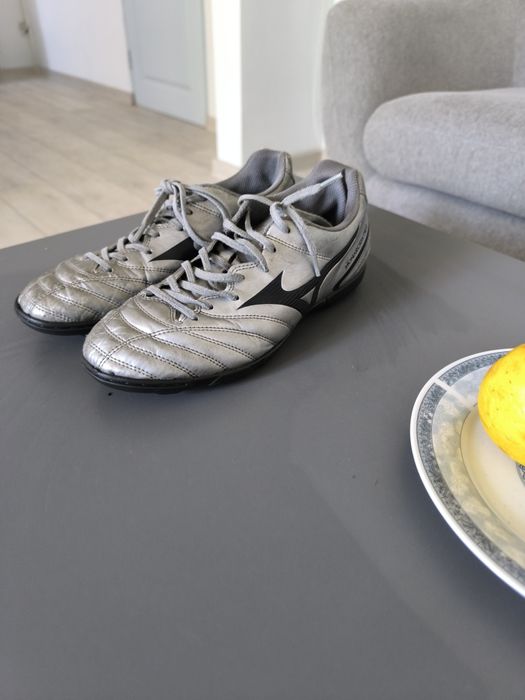 Футболни стоножки Мизуно ( Mizuno),размер  39