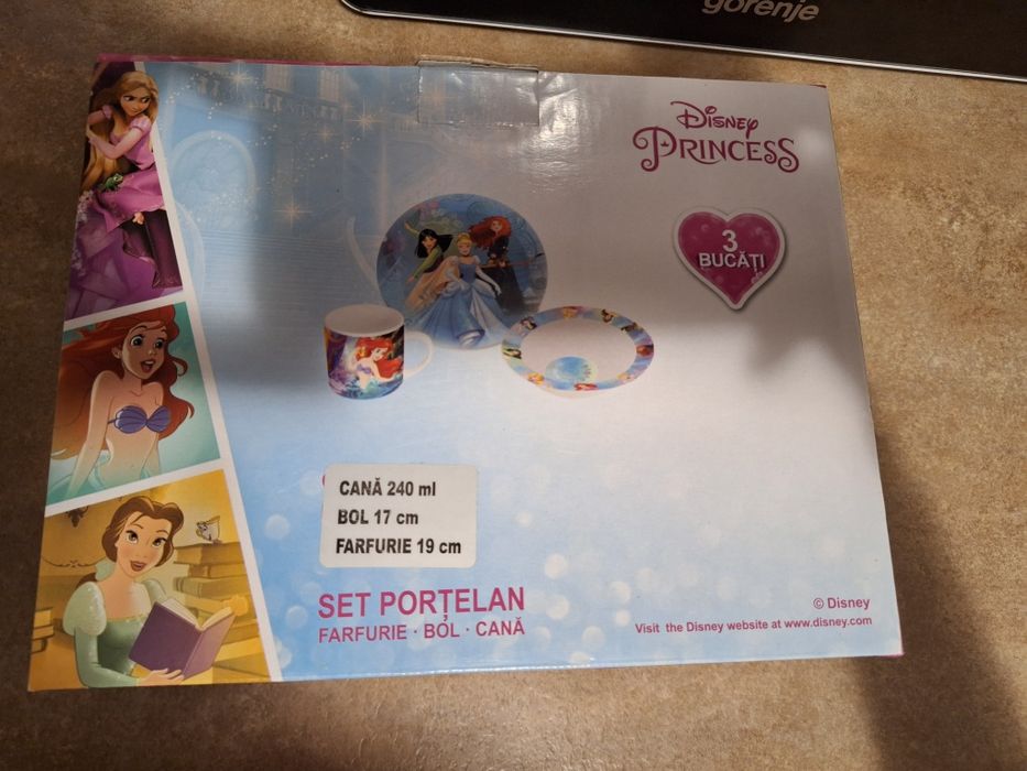 Set de portelan, castron si farfurie