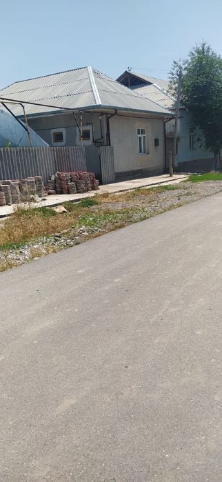 Срочни уй сотилади