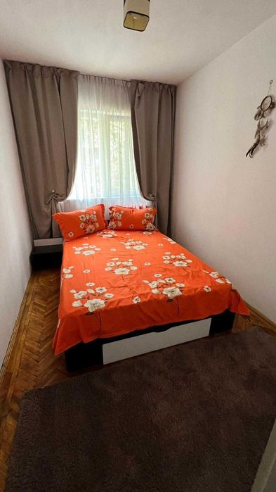 Vand Apt 3 Camere, etaj 1- zona Valea rosie