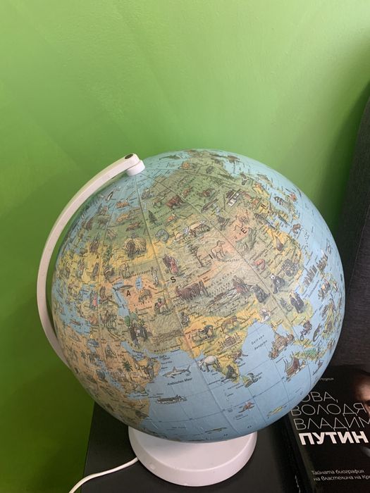 Стар светещ детски глобус