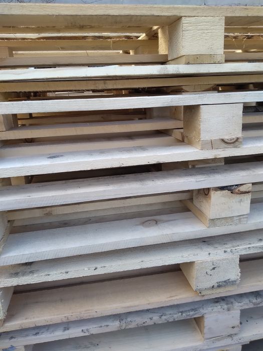 Продам поддоны в хорошем состоянии