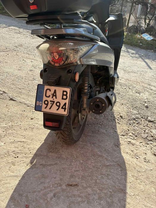 Продавам скутер KYMCO  300 кубика