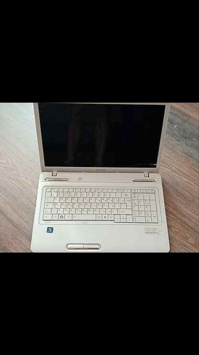 Ноутбук Toshiba SATELLITE L775-A1W (17 дюйм экран, Intel Core i5 2.5 Г