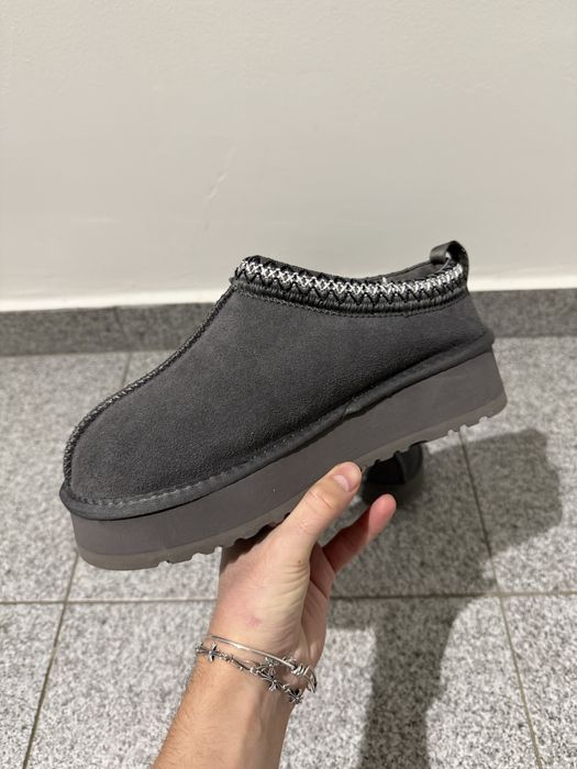 UGG Tazz Slipper noi (37/38/39 pe stoc)