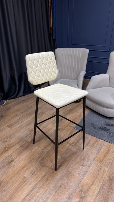 Продаю стуля 5000