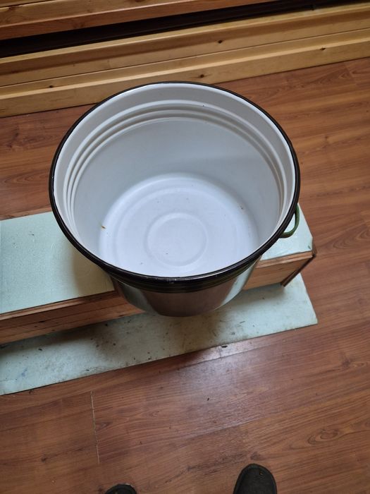 Кастрюля эмалированная. 40л.л