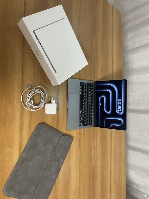 MacBook Air M2 13