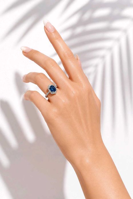 Пръстен със син сапфир 1.43 ct и естествени диаманти 0.35 ct F/VS – 14K бяло злато, Арт Деко, Сертификат GemLab