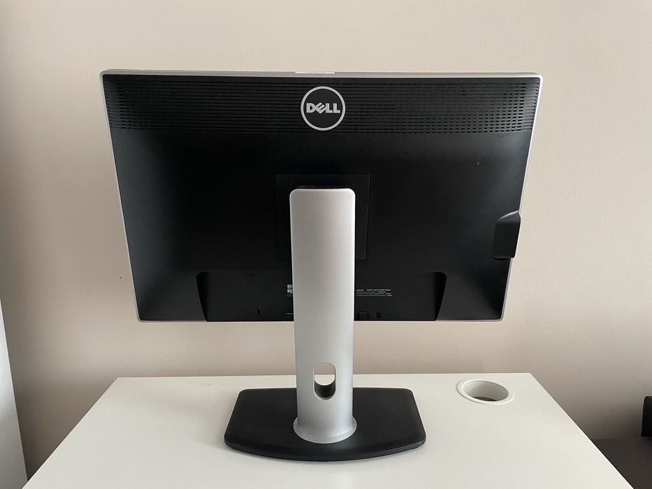 Монитор Dell 24 инча