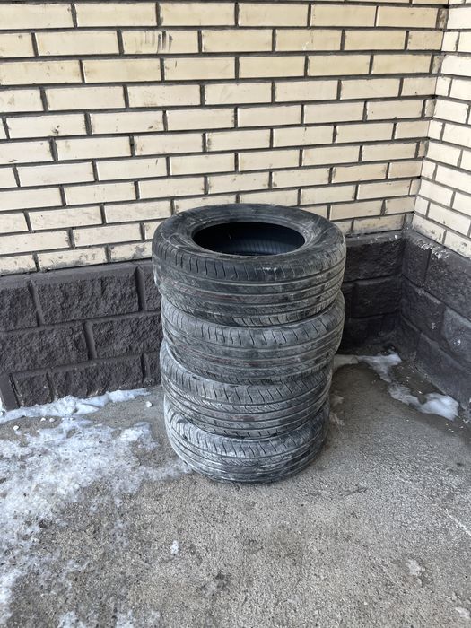 Шины 205/65R15 новыйе