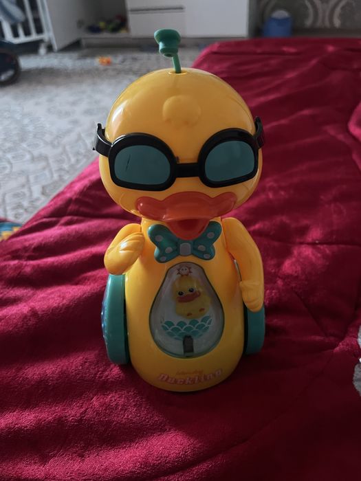 Продам игрушки краб и утка