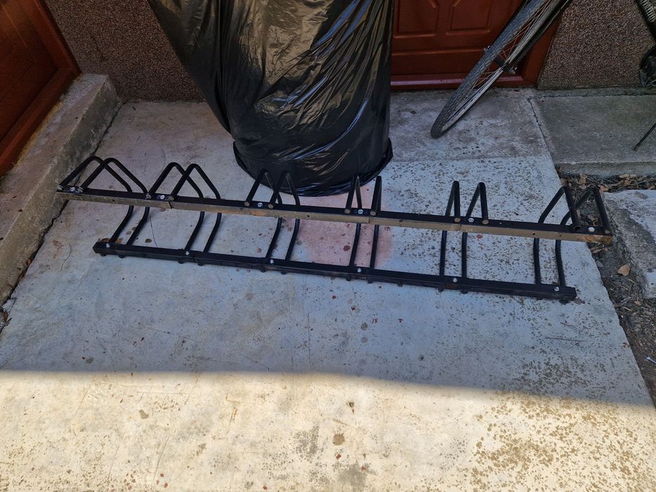 Suport metalic demontabil pentru 2, 4 sau 6 biciclete