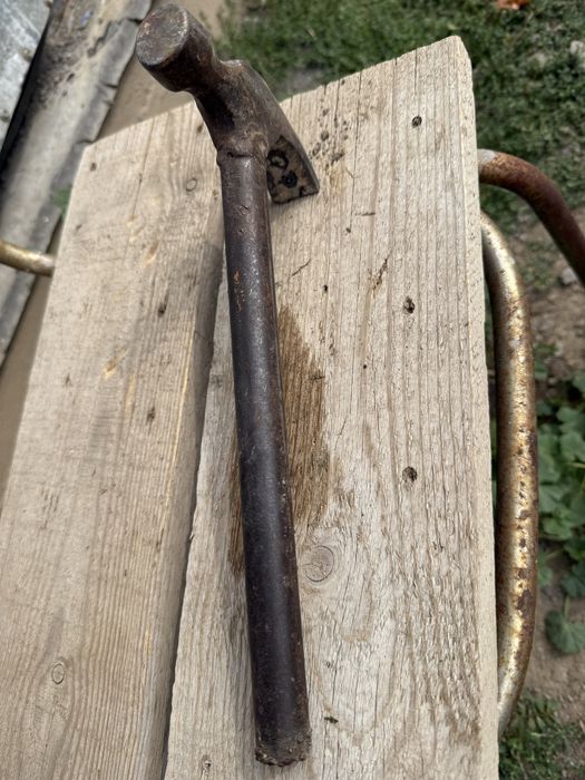 продам железный молоток