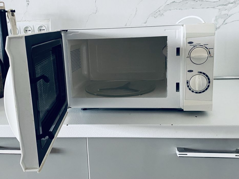 Продам микроволновку срочно!!