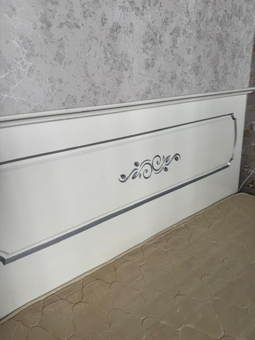 Продам двухспальную кровать