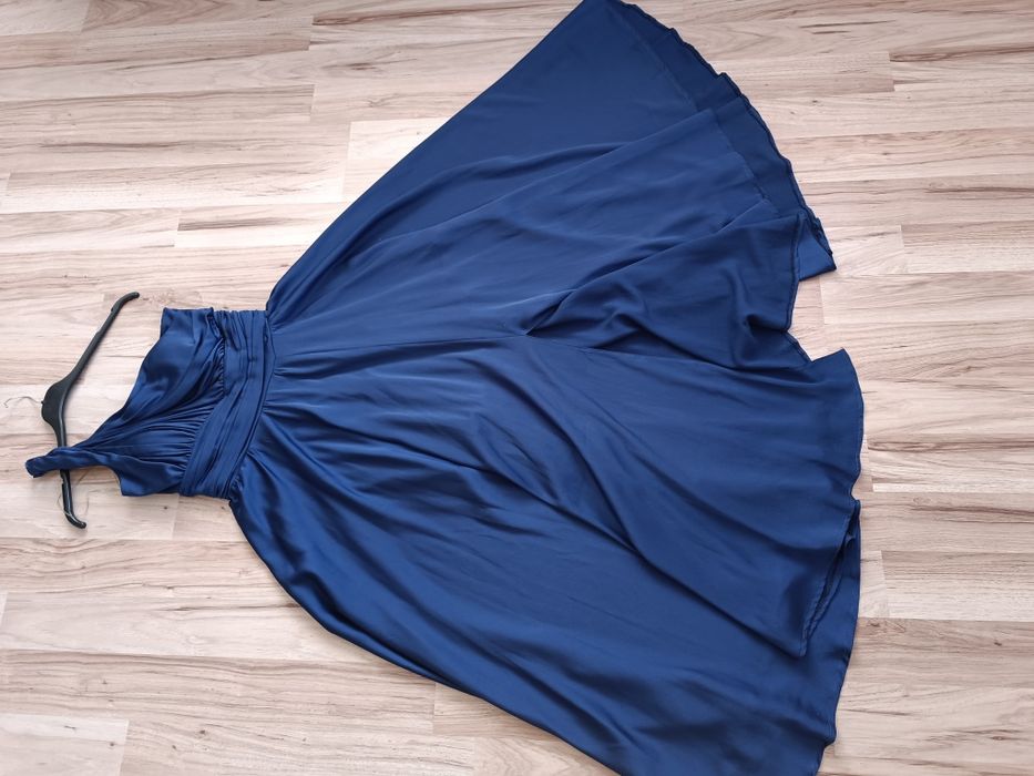 Официална рокля за поводи. Размер С-М без забележки.