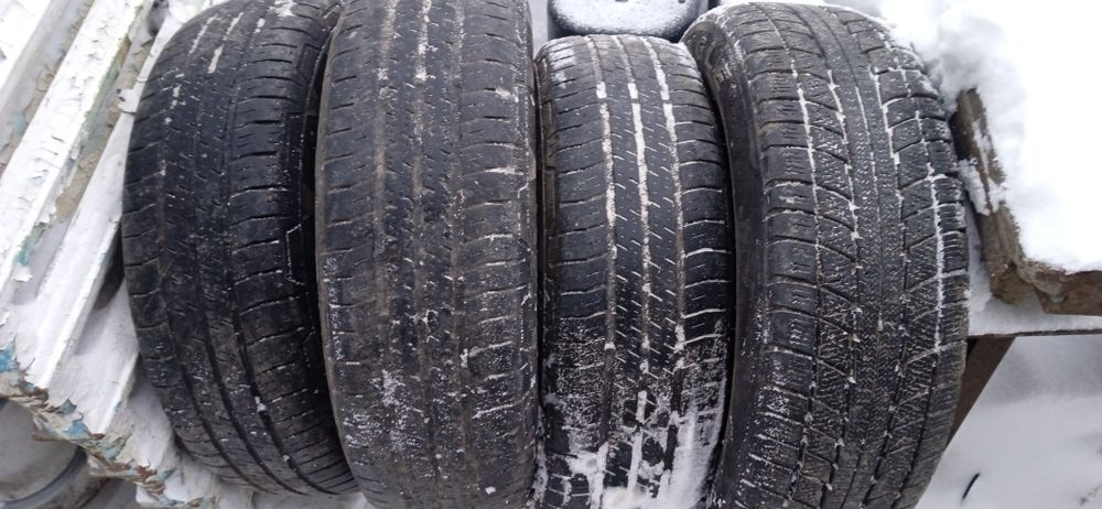 Резина 205/70 Р15.