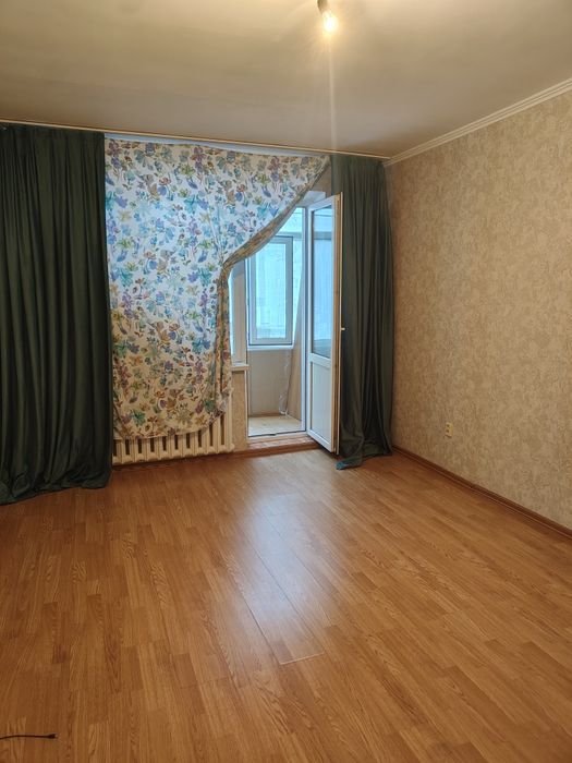 Сдам комнату с балконом 1 к.кв.