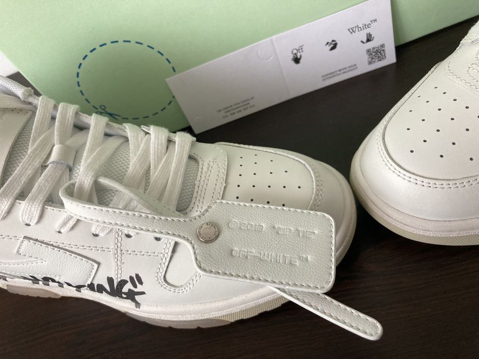 NEW! - Off White Out of Office “For Walking”