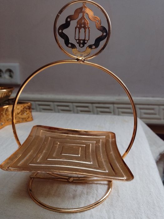 Xurmo idishlar sotiladi