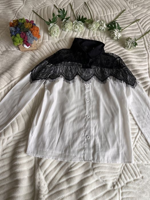 Нежни ризи с акцет дантела