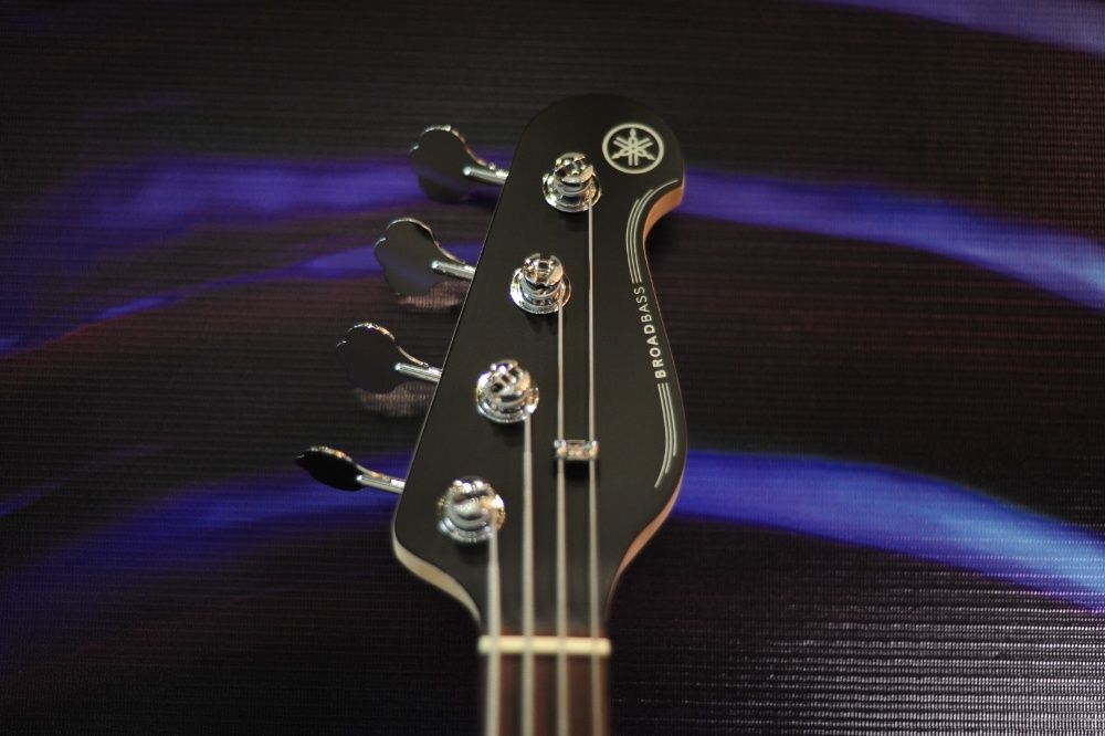 Бас гитара YAMAHA BB234