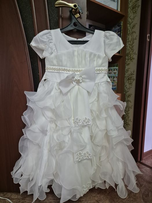 Продам платье для девочки