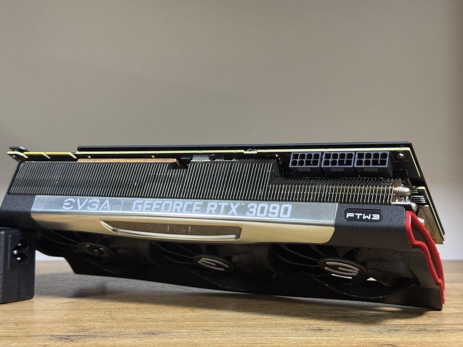 EVGA GeForce RTX 3090 FTW3 ULTRA Gaming, 24G