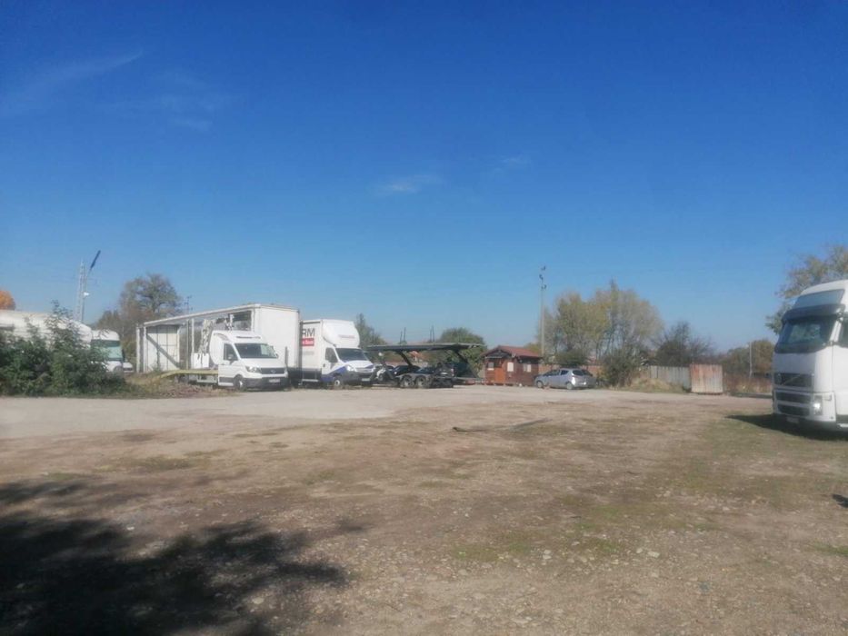Паркомясто за строителна техника и камиони