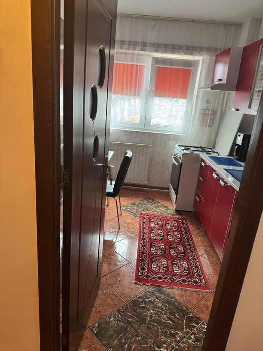 Se închiriază,ap 2 camere comandat!