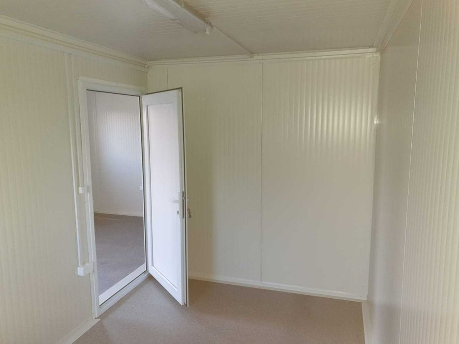 Casa Modulara, Garaje Auto si Containere stil birou din structura metalica si panou sandwich termoizolant