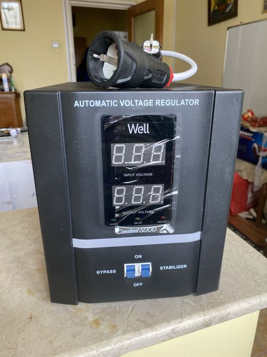 Vand stabilizator automat de tensiune cu servomotor WELL3000w (5000VA) in garantie pama in sept. 2027.