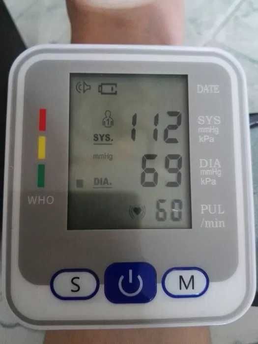 Апарат за кръвно налягане за китка НОВ, 4 модела