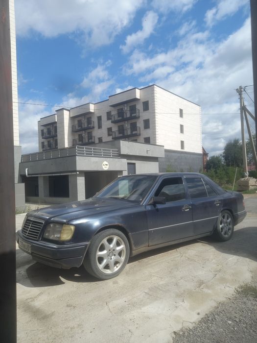 Продам машину мерс ешка 95г е220