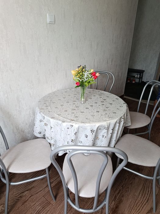 Продам стол со стульями