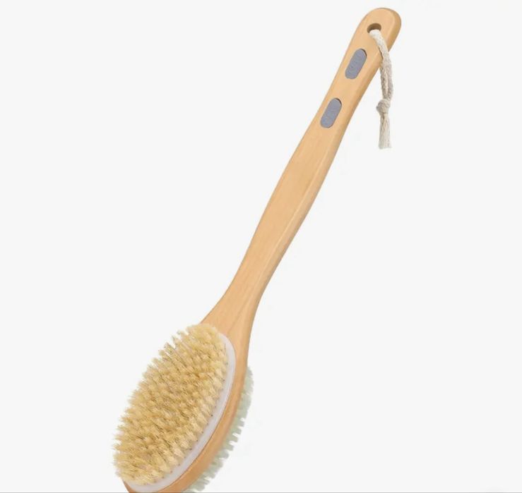 Дървена четка за баня с ергономична дръжка