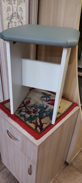 Табуретки кухонные