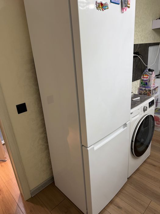 Продам холодильник б/у Indesit в хорошем состоянии