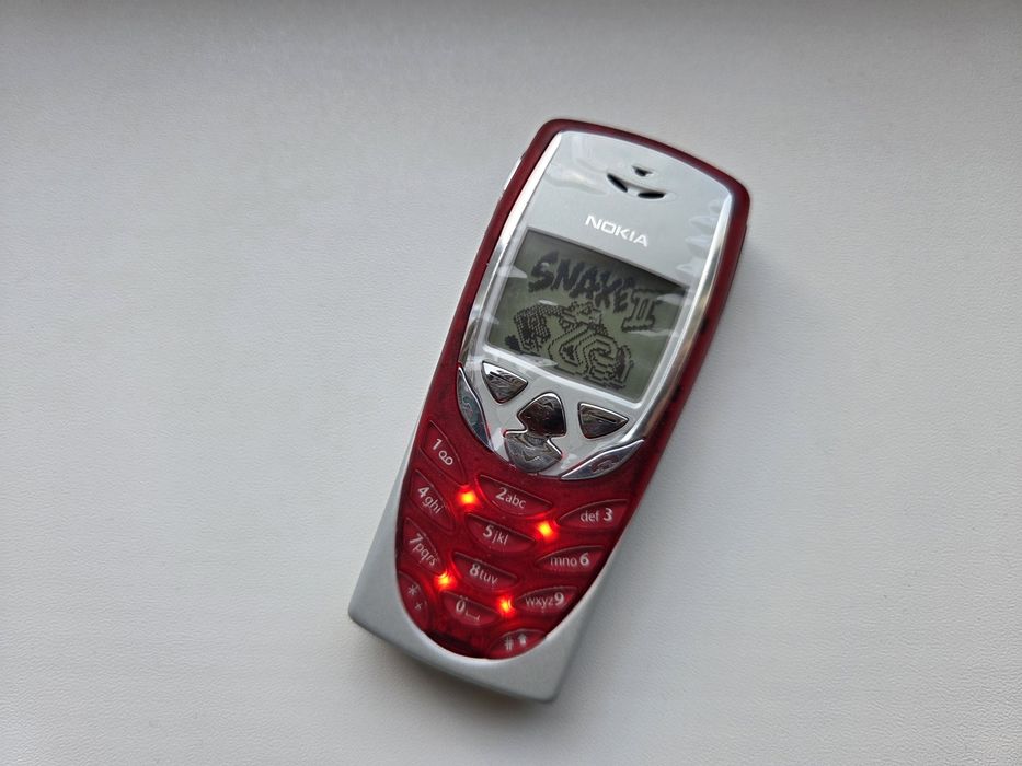 Nokia 8310 - telefon de colectie