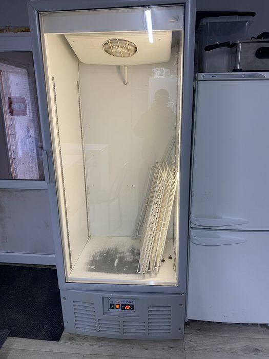 Витринный холодильник